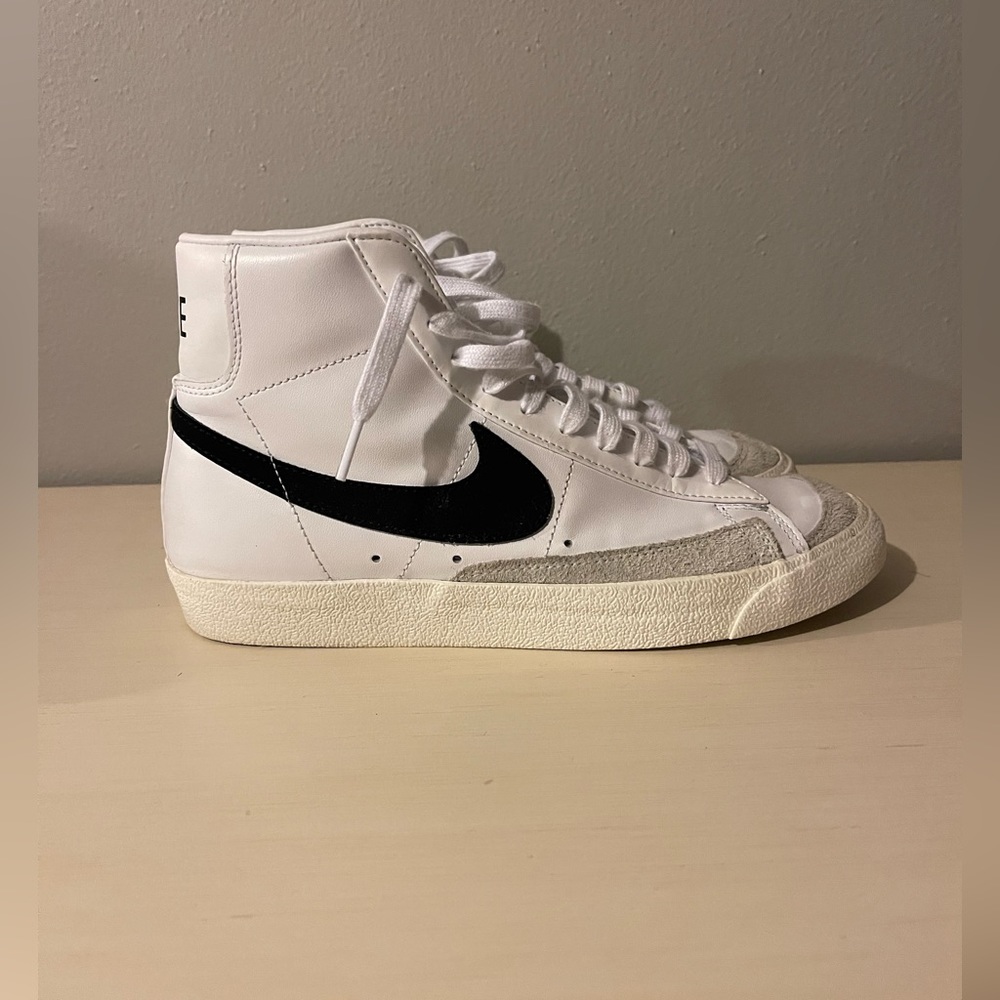 Womens nike blazers size 9.5